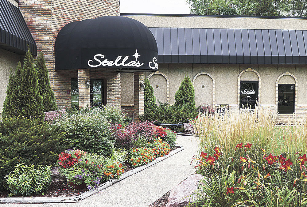 Stella's-Entrance--close-02298-1000pix.jpg